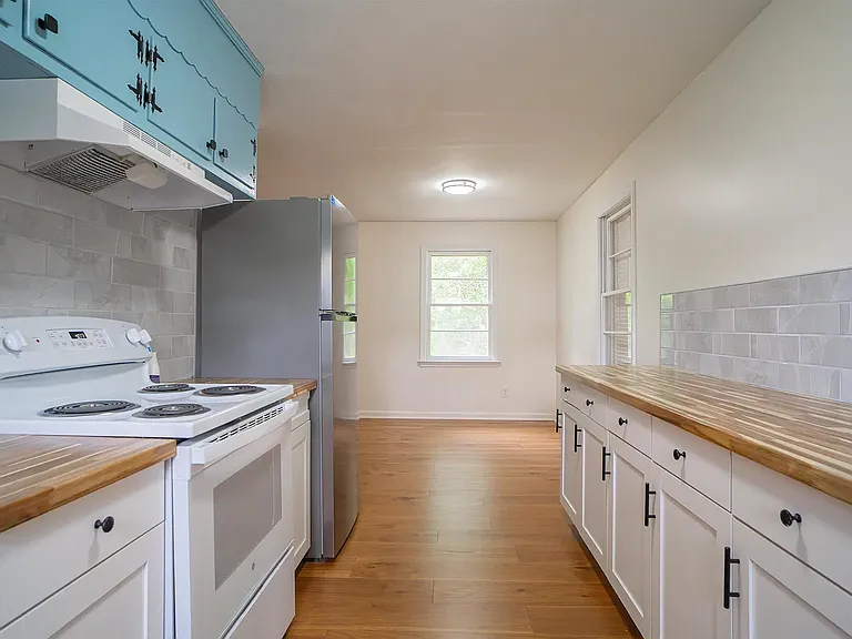 1159 Wesleyan Dr — Photo 8
