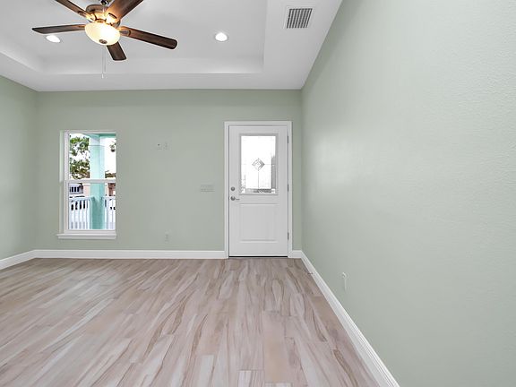 2nd image of 616 Fitzhugh Ave Unit 112