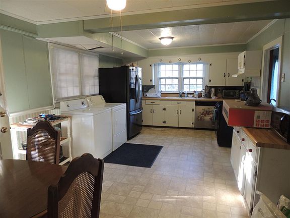 5th image of 176 Pecan Ln