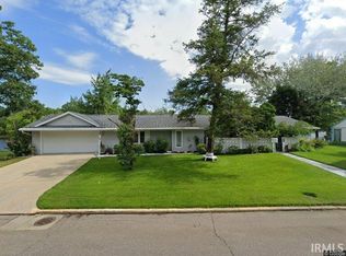 1206 Prospect Dr, Mishawaka, IN 46544