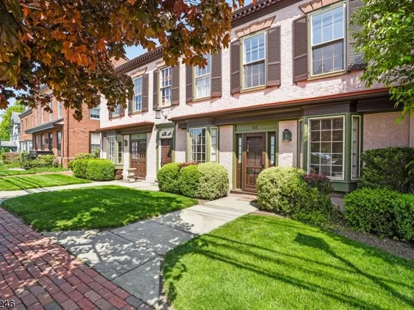 33 Murray Hill Sq, New Providence Boro, NJ 07974