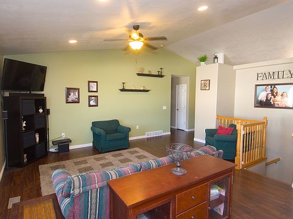 2nd image of 3113 S Domian Ct