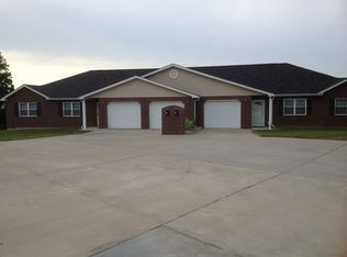 35 S Point Ln #35, Perryville, MO 63775