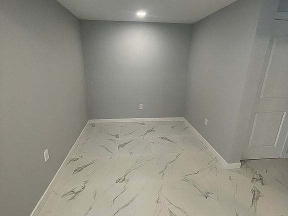 4th image of 2890 Lafayette Ave Floor 1
