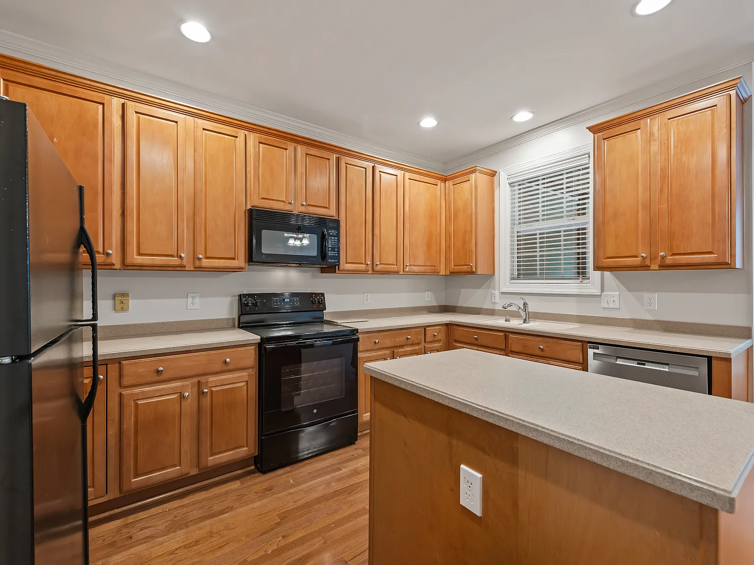 3645 Edgemont Drive - 0 — Photo 4