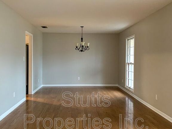 4th image of 513 Hazelwood Dr