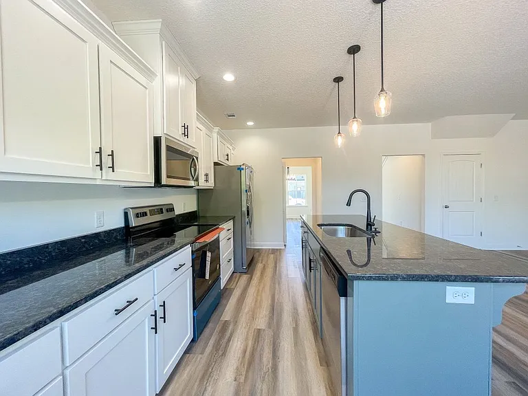 549 Meloney Dr — Photo 8