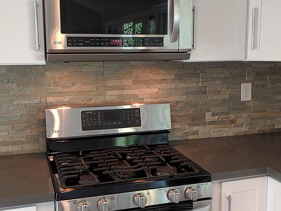 3rd image of 2179 N Saint Clair Ave