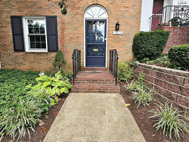 7603 Tiverton Dr #7603 — Photo 4