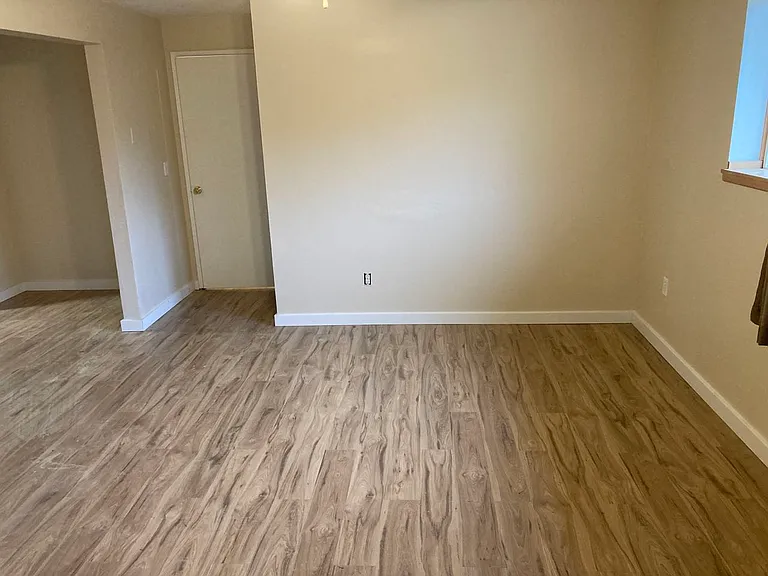 4805 7th Ave SE — Photo 5