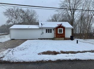 6086 Corey Hunt Rd, Bristolville, OH 44402