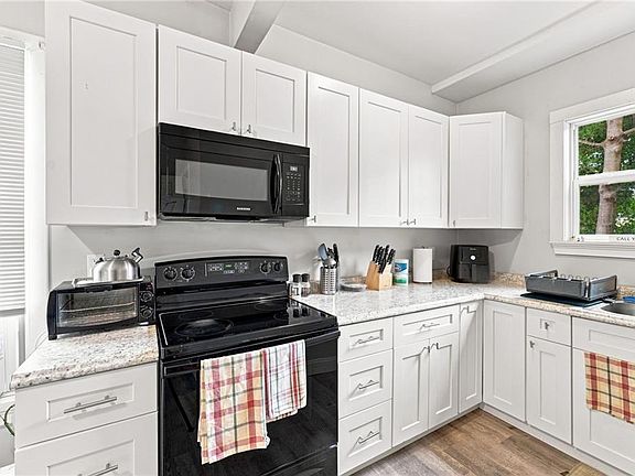 5th image of 175-177 Walcott St