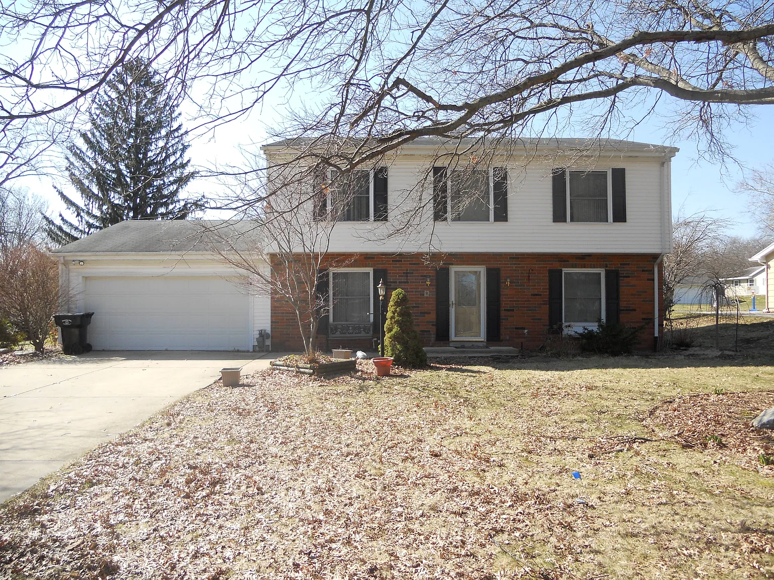 1344 Hampshire Dr photo 1
