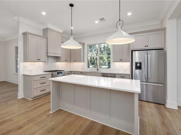 191 Fifty Oaks Ln, Saint Simons Island, GA 31522