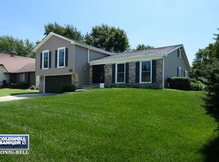 599 Monterey Dr, Crystal Lake, IL 60014