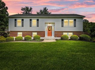 19 Vermont Dr, Newburgh, NY 12550