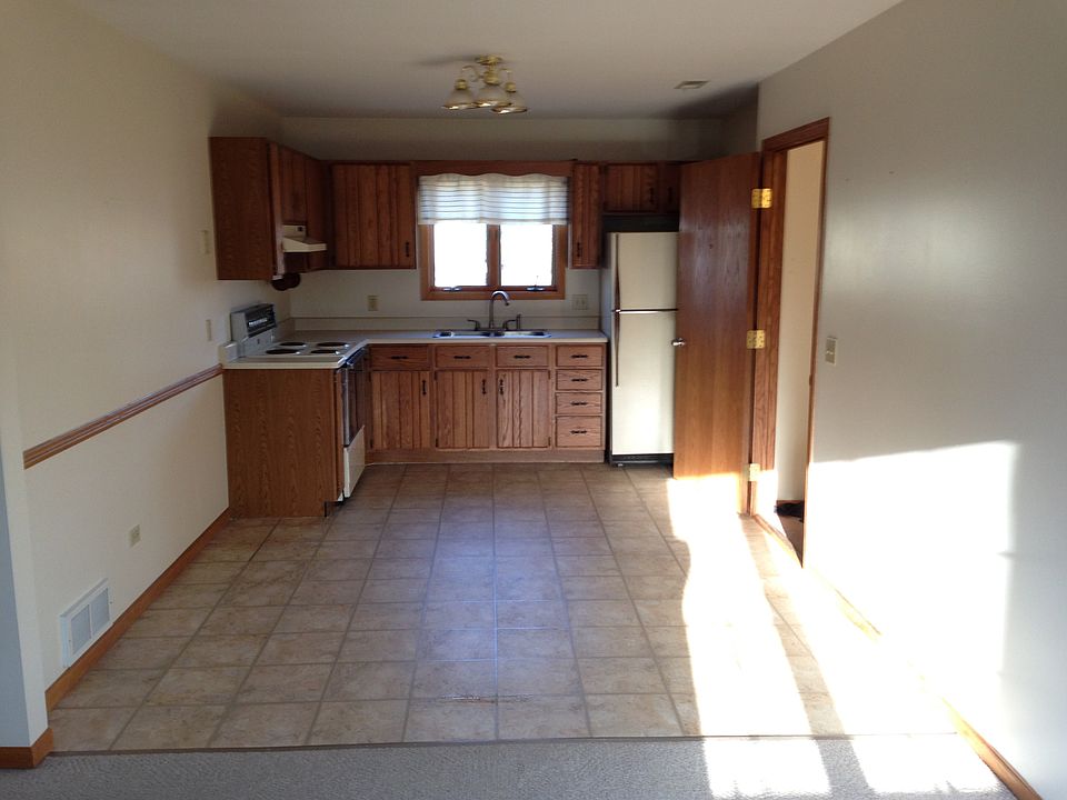 Eat-In Kitchen