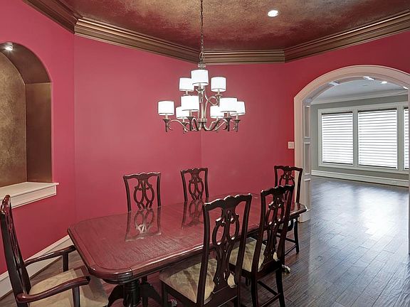 5th image of 12934 Queensbury Ln