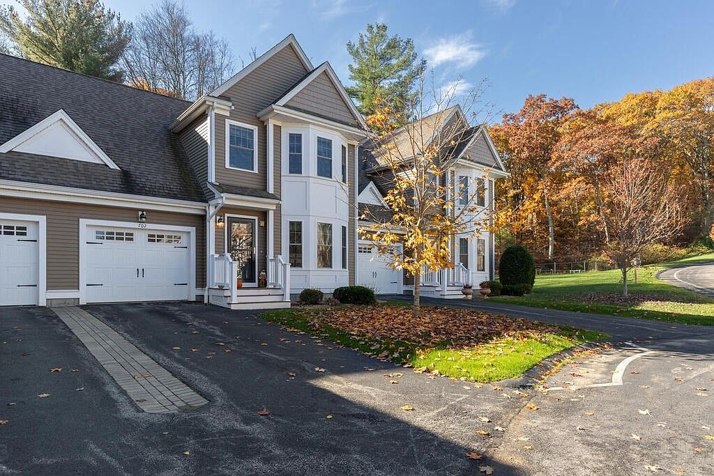 702 Crystal Way 702, Bellingham, MA 02019 Zillow
