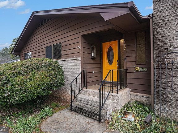 3rd image of 722 Mundys Mill Rd