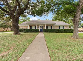 1204 Cindy Ln, Cleburne, TX 76033