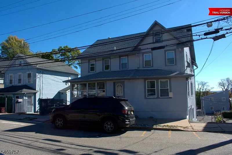 2 bed, 1.0 bath, $2,200 — Photo 2