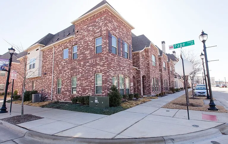 8586 Church St — Photo 2