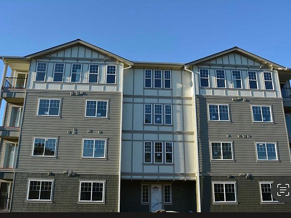 5th image of 223 N J St #103