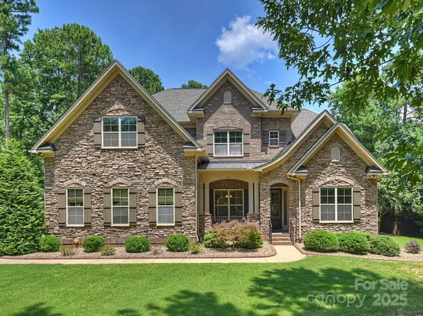 631 May Green Dr, Clover, SC 29710