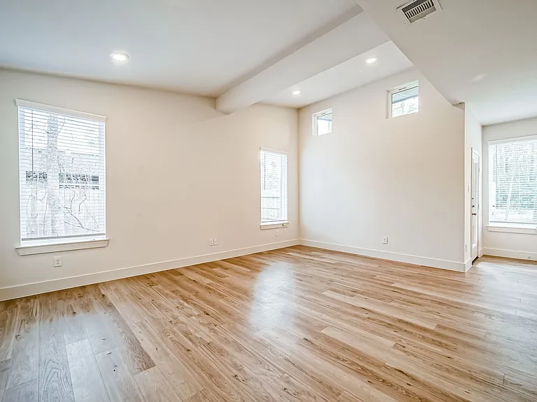 2523 Appian Way — Photo 15