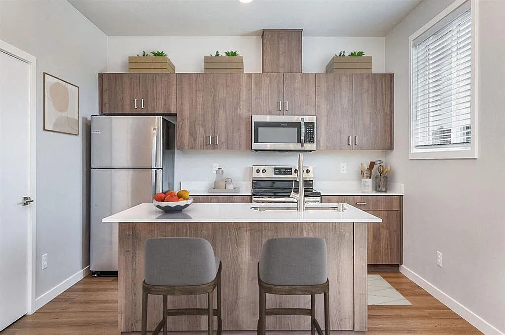 Ridgeline View — Photo 1