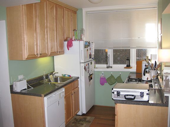 5th image of 1956 N Sheffield Ave
