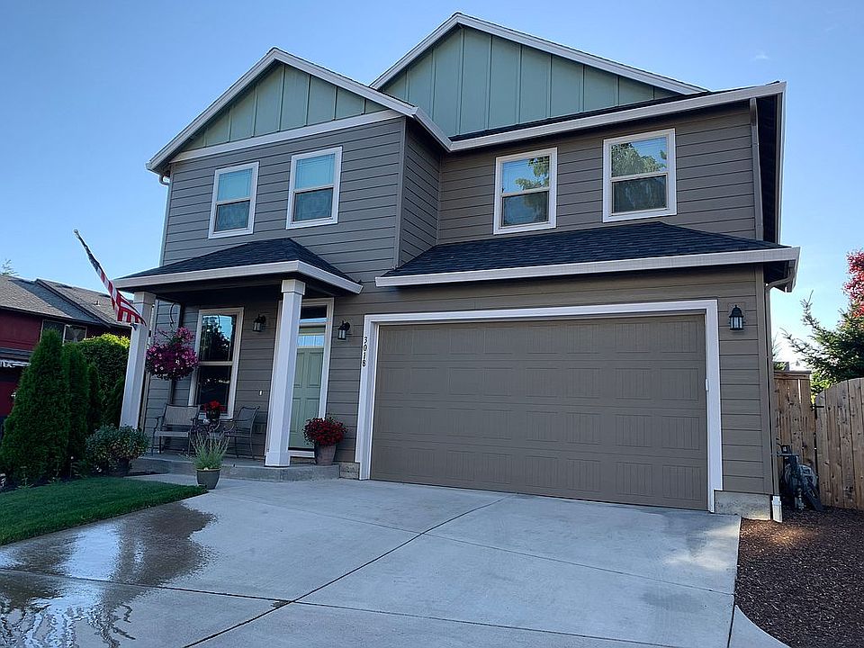 1st image of 3018 NE 42nd St