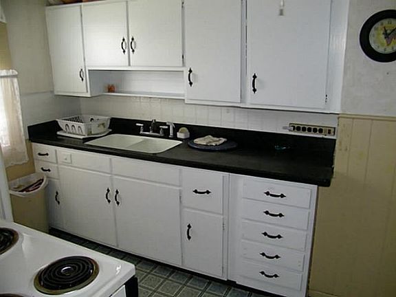 3rd image of 468 S Luett Ave