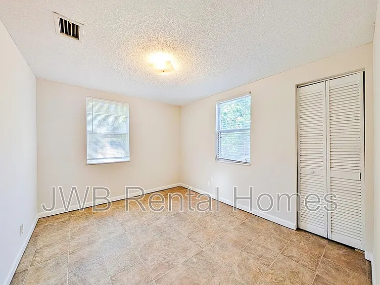 1610 Minerva Ave — Photo 4