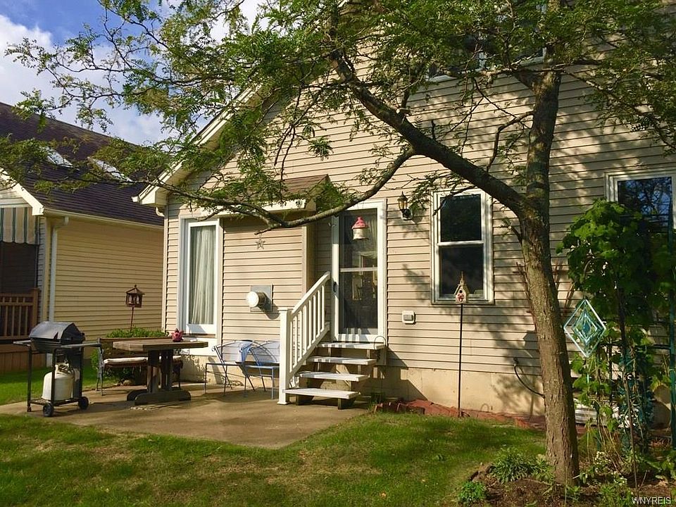 2nd image of 12 Parwood Trl