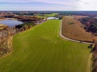 000 Twin Lakes Dr, Rosholt, WI 54473