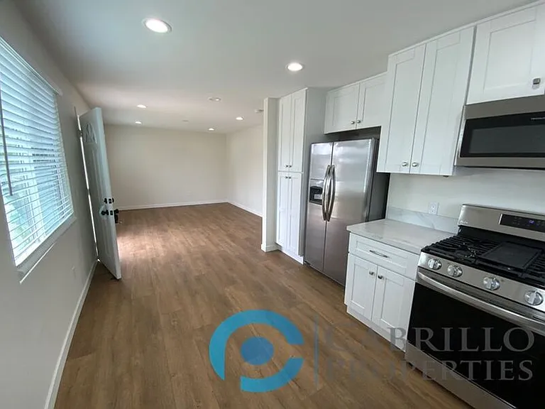 1628 Burton St — Photo 11