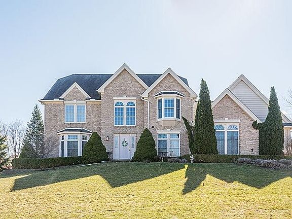 3rd image of 5009 Birkdale Dr