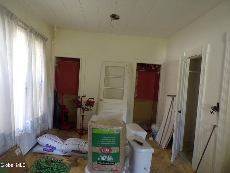 5th image of 37 E Main Street