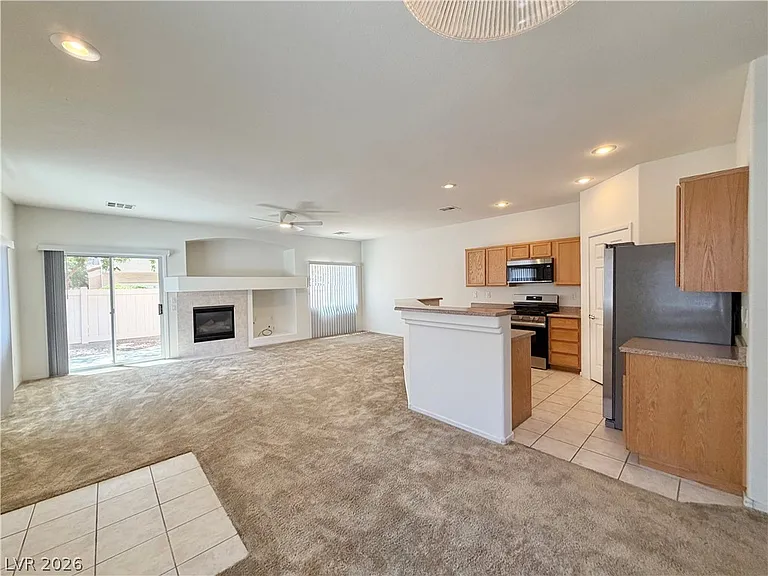 89 Dow Jones St #3 — Photo 4