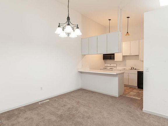 5th image of 4024 W Centre Ave APT 219