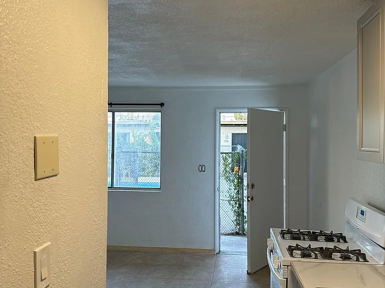 3407 N 2nd Ave — Photo 3