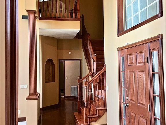 2nd image of 59 Saint Andrews Ct