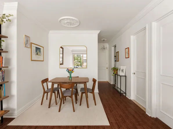 200 East 69th Street image 3 of 6