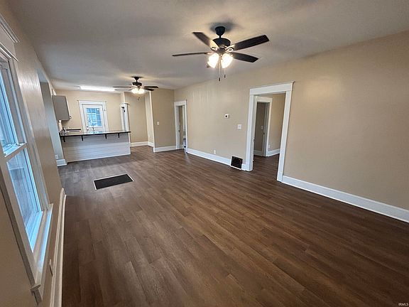 4th image of 1159 E Saint Clair St