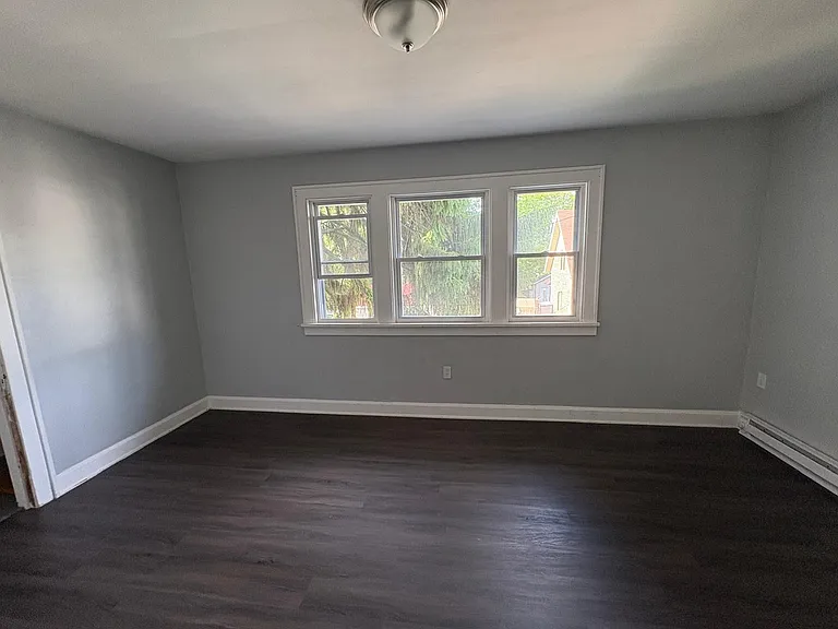 4621 Denmark Ave — Photo 9