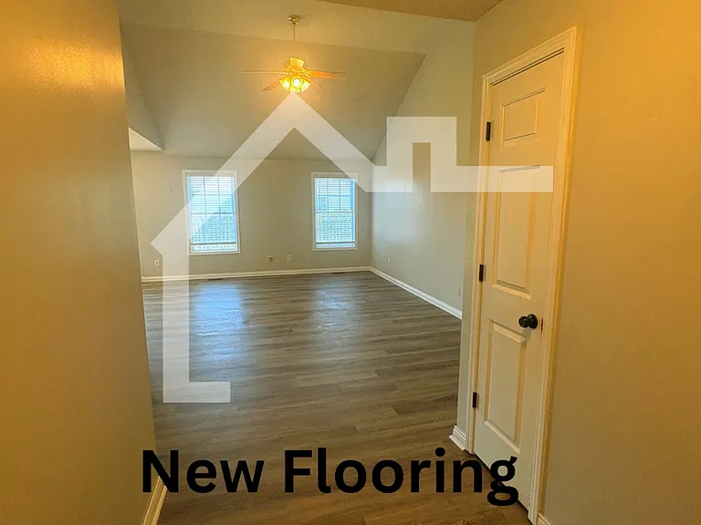 4709 Rathbone Dr — Photo 2