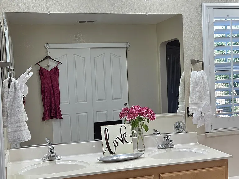 1013 Thompson Cir #1 — Photo 5