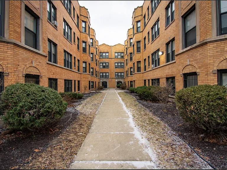 228 N Pine Ave #1E — Photo 13
